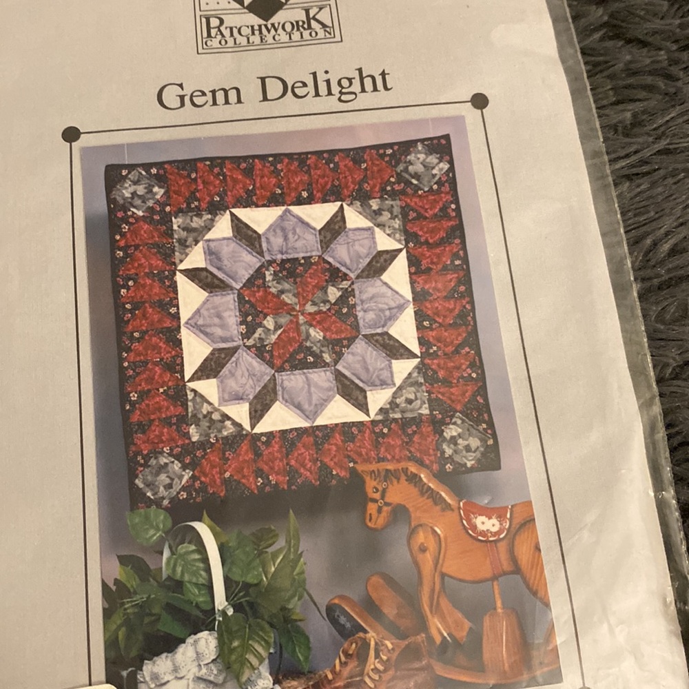 Gem Delight patchwork wall hanging pattern - Picture 3 of 9